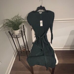 Pink Rose dark green v-neck sweater dress